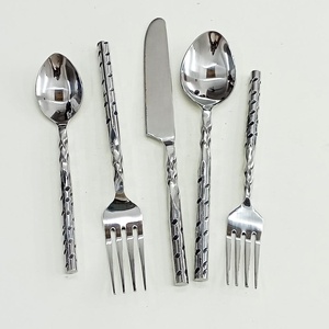 Ensemble de couverts décoratifs en métal de style occidental, campos de voyage, ensemble de couverts en acier inoxydable poli argent miroir pour l'extérieur, nouveauté - Product Image 3