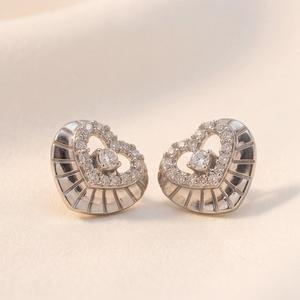 DIVYORO HEART RADIANCE <b>STUD</b> EARRING - Product Image 2