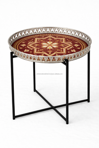 Table de service en argent avec impression Pichwai motif paon et pieds pliables en métal noir - Product Image 2