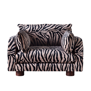 Sillón Individual de Madera Moontree Modern Elegance con Respaldo Cruzado y Tapizado en Tela con Estampado de Cebra para Sala de Estar o Dormitorio - Product Image 4