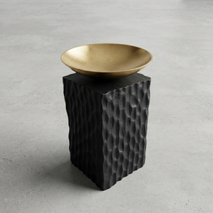 Brûleur à bakhoor moderne en métal doré sur un support en pilier noir texturé, design contemporain saisissant pour la fragrance d'intérieur - Product Image 2