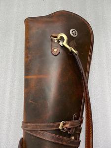 Étui de transport tactique en cuir personnalisé pour armes à feu avec système MOLLE et sangle d'épaule réglable à dégagement rapide pour la chasse et le stockage sécurisé - Product Image 4