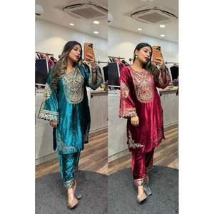 Conjuntos de traje de terciopelo verde azulado y carmesí para mujer exquisitamente bordados - Product Image 5