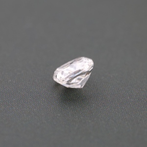Diamant de laboratoire de précision taille coussin 0,60 ct, couleur E, clarté VVS2, diamant HPHT, certifié IGI, élégant pour bijoux fins B2B - Product Image 3