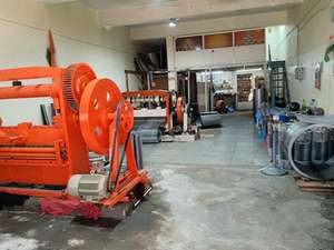 Rouleau de treillis métallique galvanisé en acier doux à mailles losangées pour clôtures extérieures et grilles de sol industrielles - Product Image 5