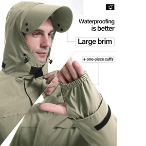 Traje de Lluvia de Alta Visibilidad Color Negro con Bandas Reflectantes para Trabajo en Carretera y Nocturno - Product Image 4