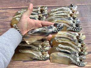 Peigne en corne Authentique Corne de buffle Artisanat traditionnel vietnamien Toilettage doux des cheveux Exportation artisanale - Product Image 2