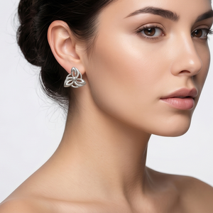 DIVYORO SCULPTED TRIO <b>STUDS</b> EARRING - Product Image 4