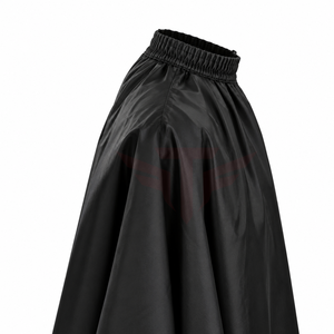 ผ้าคลุมตัดผมสีดำ แขนเสื้อแบบไม่ติดผม เป็นมิตรกับสิ่งแวดล้อม ทำจากไนลอน/โพลีเอสเตอร์ ผ้ากันเปื้อนตัดผมสำหรับร้านทำผม  รับสกรีนโลโก้ ร้านตัดผมชาย - Product Image 5