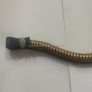 Bandas de cejas de caballo de cuero genuino de alta calidad con diamantes de imitación de cristales y perlas en todos los colores y tamaños - Product Image 3