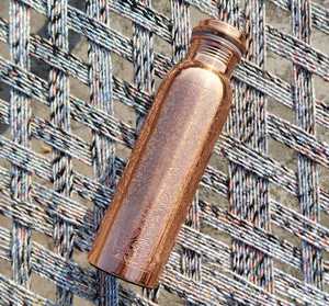 Bouteille d'eau en cuivre pur personnalisée, faite à la main, ayurvédique, réutilisable avec couvercle, pour les voyages, vente en gros et commandes en gros - Product Image 2