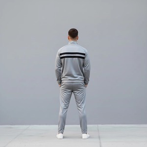 Chándal gris de hombre de longitud completa con cremallera, cuello alto, estampado por transferencia térmica, diseño deportivo, bolsillos laterales, para otoño - Product Image 3