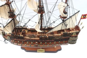 VERSIÓN DE ALTO NIVEL DE DETALLE - SAN FELIPE ACABADO EN MADERA - Maqueta de Barco de Guerra Español de Madera Hecha a Mano y Pulida - Product Image 2