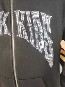 Sudadera con capucha y cremallera completa con logotipo personalizado de diamantes de imitación, sudadera con capucha extragrande con logotipo de diamantes de imitación - Product Image 2