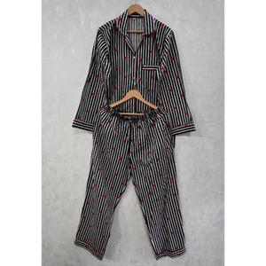 ชุดนอนผ้าฝ้ายพิมพ์ลายดอกไม้ ชุดลำลองและชุดนอนแสนสบาย - Product Image 3