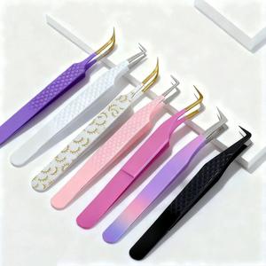 Juego de Pinzas Quirúrgicas de Precisión Morje para Pestañas, Acero Inoxidable, Punta Suave, Agarre Perfecto, 10 mm, Mango con Forma de Corazón en Rosa, Morado y Azul - Product Image 3