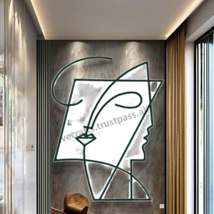 Art mural suspendu en métal disponible pour les espaces de vie et le bureau mélange unique d'élégance moderne et de charme industriel - Product Image 1