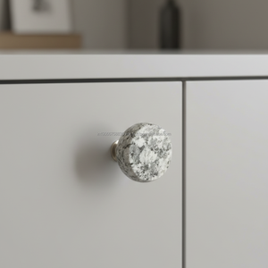 Bouton rond en marbre gris et blanc AG Elements |   Quincaillerie de meubles durables et écologiques pour cuisines et chambres, pour l'OEM et la vente en gros - Product Image 2