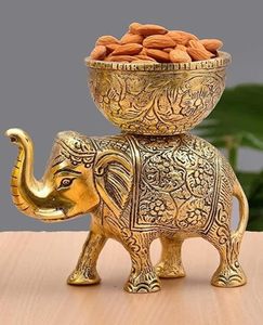 Figurine d'éléphant dorée avec bol sculpté pour collations et fruits, ornement décoratif oriental en métal fait à la main - Product Image 1