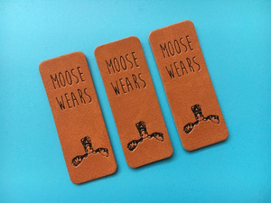 Écussons en PVC souple personnalisés avec logo en relief, badges 3D en relief, fournisseur OEM de vêtements - Product Image 2