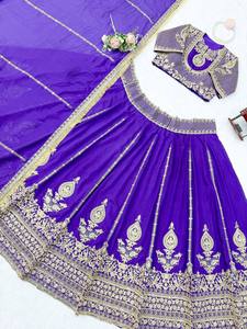 Conjunto de Lehenga Choli Bordado en Morado, Traje de Boda Pakistaní de Bollywood para Mujer, Ropa para Fiestas y Festivales - Product Image 5