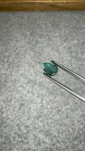 Émeraude naturelle de Zambie 0,47 ct, taille poire facettée 4,20x6,10 mm, pierre précieuse verte lâche pour bague sur mesure, pendentif et bijoux de luxe - Product Image 4