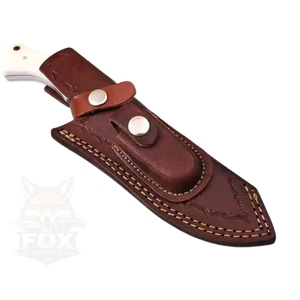 Couteau de chasse Skinner en acier Damas torsadé fait main de qualité supérieure, taille personnalisée, manche en bois, lame à pointe clip, épaisseur 0,5 mm - Product Image 3