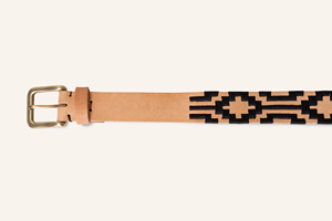 Cinturón de Polo Argentino Hecho a Mano, Cuero Marrón con Bordado Azul, Beige y Rojo - Product Image 6