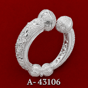 เครื่องประดับ MOLL JEWELLERS กำไลข้อมือดีไซน์ทันสมัยชุบทองบนโลหะผสมสังกะสี ประดับด้วยเพชรซิร์คอน สำหรับผู้หญิง ออกงาน รับรองโดยบุคคลที่สาม - Product Image 2
