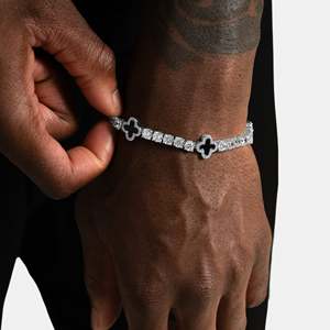 Bracelet tennis de luxe en moissanite Black Clover, argent sterling 925, moissanite VVS, bracelet inspiré des créateurs - Product Image 2