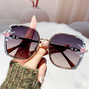 Wholesale High Quality Hot Sale square Stylish Thick <b>Frame</b> Classic Retro UV400 Fashion Diamond Sunglasses for Men for Women - Product Image 2