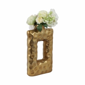 Vase décoratif en métal fait main moderne pour table, élégant porte-fleurs avec design écologique pour l'intérieur de la maison - Product Image 6