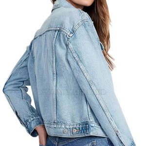 Nouvelle veste en jean tendance pour femme avec logo personnalisé, coupe moderne, parfaite pour un style décontracté et un look quotidien sans effort. - Product Image 2