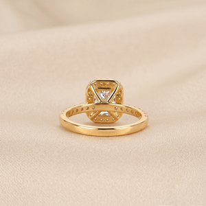 Bague de fiançailles en or 14 carats avec halo de diamants de laboratoire taille émeraude |   Bague de mariage en diamant pour femme |   Bijoux de Mariée Élégants en Cadeau - Product Image 4