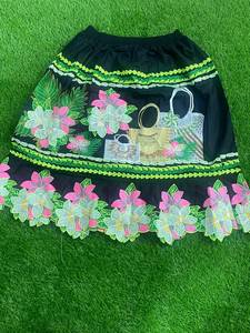 Minifalda de mujer vintage con pliegues, antiarrugas, suave, 100% poliéster, color liso, con bajo de punto estampado por descarga, para verano. - Product Image 2