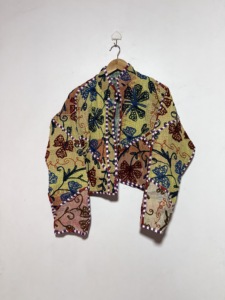 Veste en coton Kantha tissée recyclée, faite à la main, patchwork, pull léger, style bohème, pour l'automne et l'hiver - Product Image 3