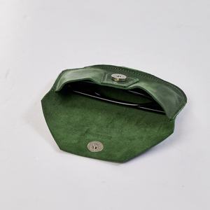 Lunettes de soleil en cuir Lunettes de soleil personnalisées pour femmes avec bouton magnétique Lunettes Lunettes faites à la main Étui à lunettes Design LGC-0099 - Product Image 3