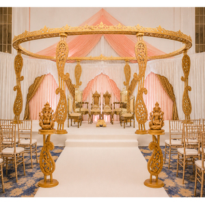 Mandap de Boda de Diseño Ovalado con Estilo Indio en Tendencia, Mandap de Boda Imperial de Madera con Paisley - Product Image 1