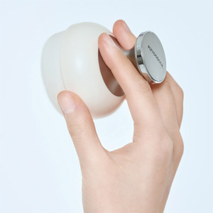 [THEMAQUEEN] Brosse nettoyante à coussin d'air avec poils en silicone doux pour un nettoyage en profondeur des pores, étanche et pour usage domestique - Product Image 6