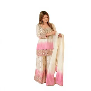 Conjunto de Salwar Kameez de Georgette Bordado en Rosa Beige con Trabajo de Espejo, Palazzo y Dupatta, Traje Indio-Pakistaní - Product Image 1