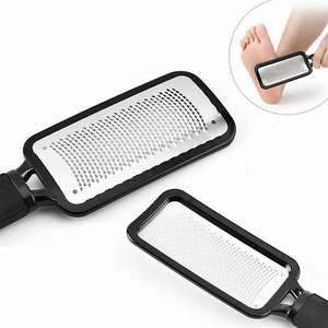 Lima de pies de acero inoxidable alemán con mango de plástico de un solo lado, lima de pedicura con papel de lija para el cuidado de los pies, elimina callosidades y piel muerta. - Product Image 3