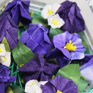 Cadeau japonais unique de gentiane de fleur d'origami faite à la main - Product Image 4