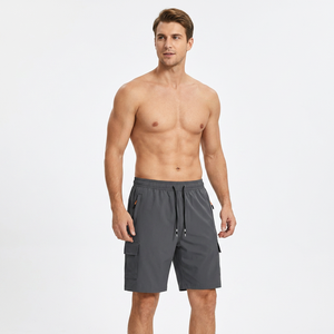 Shorts pour hommes de couleur unie, taille mi-haute, fermeture à cordon, séchage rapide, respirant, décontracté, style Bermuda avec poches - Product Image 2