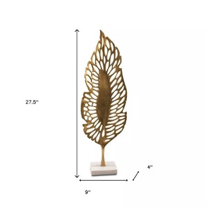 Sculpture d'art en forme de plume plaquée or, décoration de table artistique, forme irrégulière, design contemporain fait main pour salon - Product Image 4