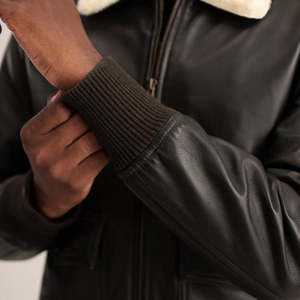Chaqueta Bomber de Cuero Marrón para Hombre Furat Leathers, Chaqueta Casual de Invierno Transpirable y Resistente al Viento con Cuello Alto y Cierre de Cremallera, Forro de Poliéster - Product Image 3