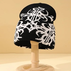 Fournisseur de bonnets d'hiver personnalisés haut de gamme, mélange de coton et d'acrylique doux, production OEM ODM - Product Image 1