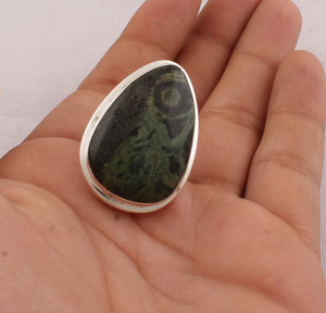 Anillo de Plata de Ley 925 al por Mayor con Amatista en Forma de Pera, Engaste Clásico en Bisel, Joyería Fina - Product Image 1