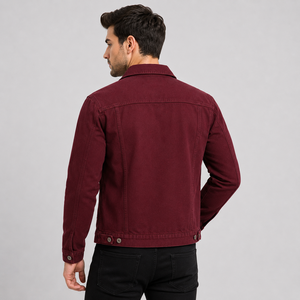 Chaqueta vaquera para hombre que ofrece un uso diario cómodo con detalles clásicos de mezclilla resistente y fácil combinación para un estilo casual urbano. - Product Image 3