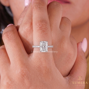Anillo de Diamante Cultivado en Laboratorio con Corte Radiante Brillante, Certificado IGI, Diamante de Forma Elegante, Micro Pavé, Cuatro Puntas, Halo Oculto - Product Image 5