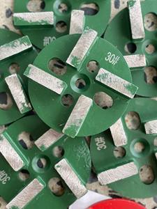 Disque de meulage diamanté HGP 4 segments haute dureté pour béton, métal, 100 mm, OEM pour le traitement des surfaces en pierre et en époxy - Product Image 2